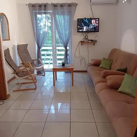 Nemira Beach Apartments Omis Exterior photo