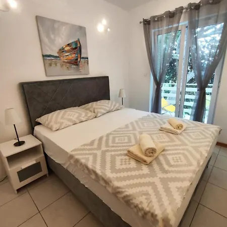 Nemira Beach Apartments Omis Exterior photo