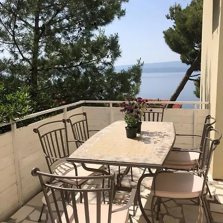 Nemira Beach Apartments Omis Exterior photo