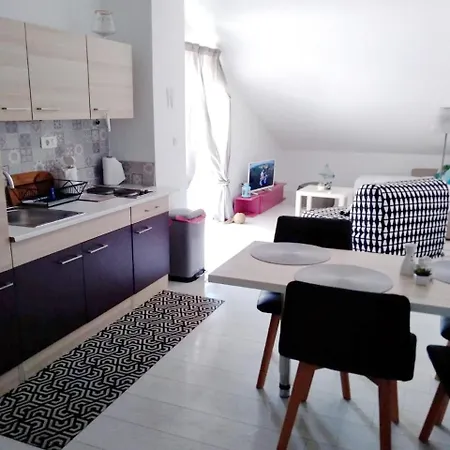 Nemira Beach Apartments Omis Exterior photo